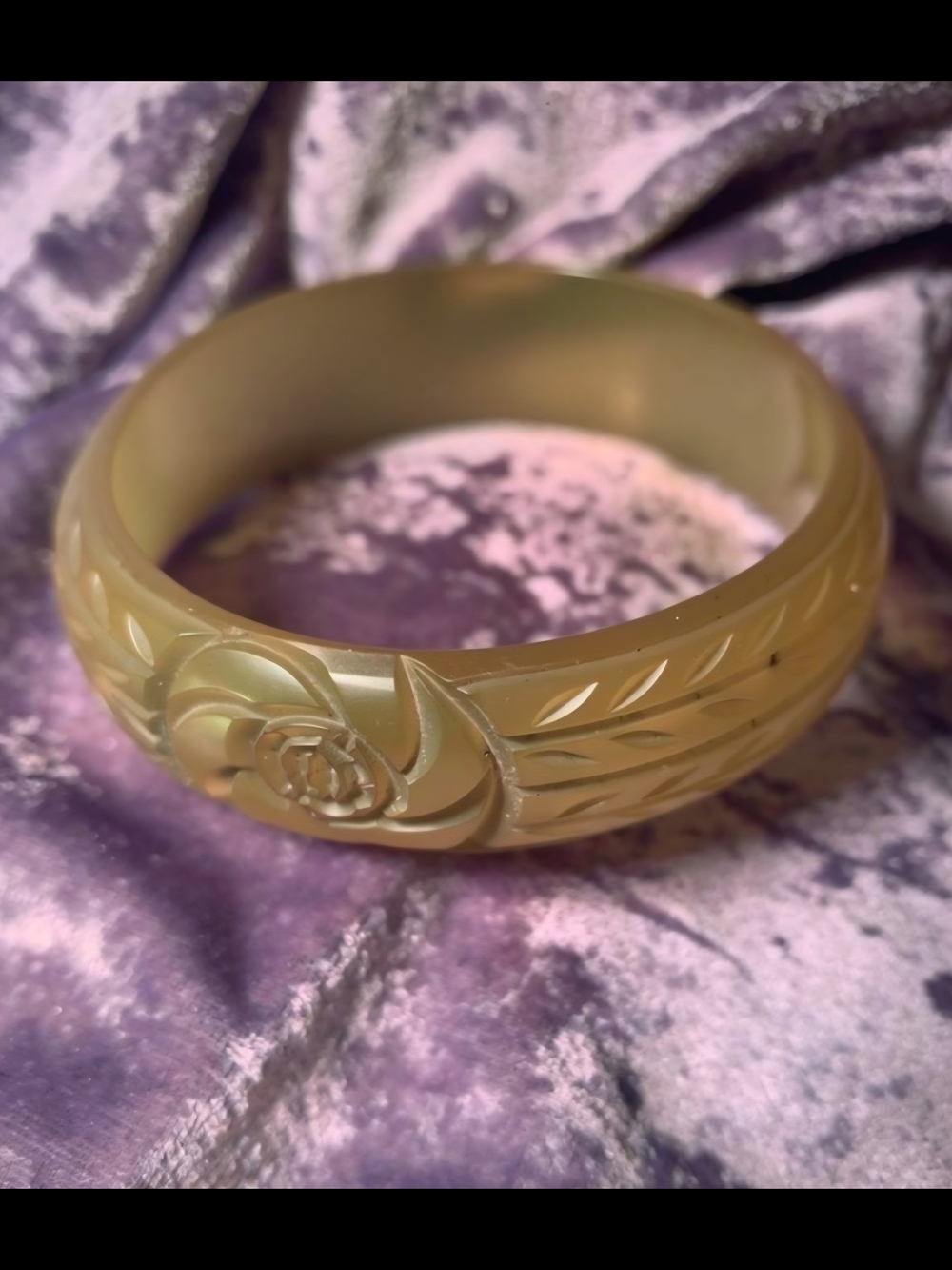 Carved Floral Bakelite Bangle Bracelet in Olive Green Tested